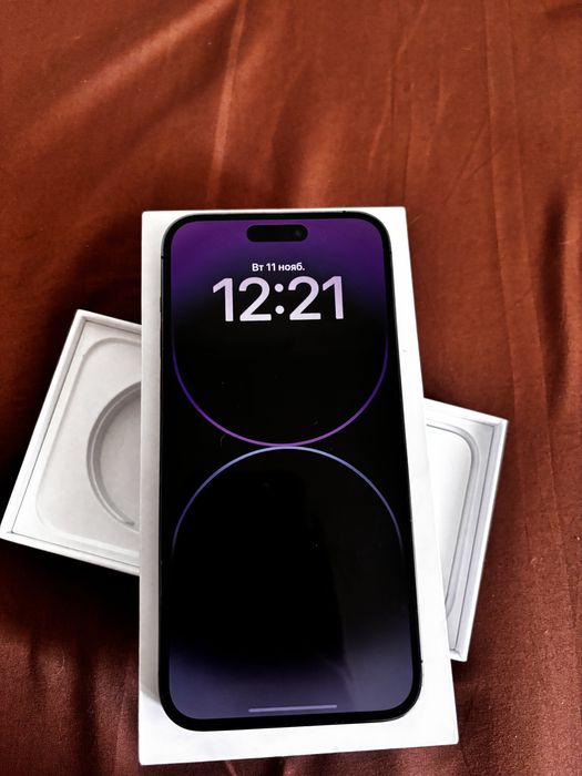 Продам Айфон 14 про макс