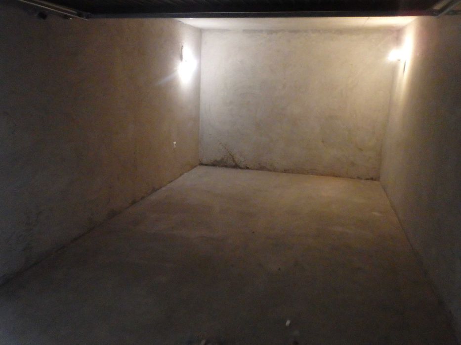 Дава се под наем Гараж / Паркомясто в София, Център - 18 кв.м за 61.2 € - Снимка #8