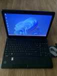 Laptop Toshiba display 15,6,4gb ram,320gb m,cu incarcator baterie buna