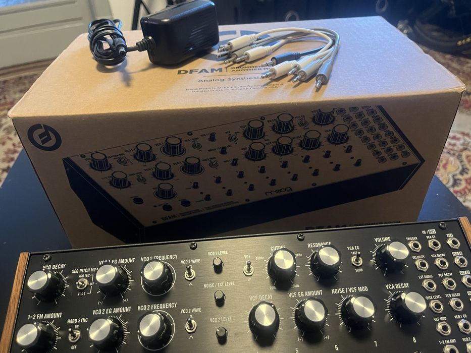 Moog DFAM synth / drum machine / analog drum machine