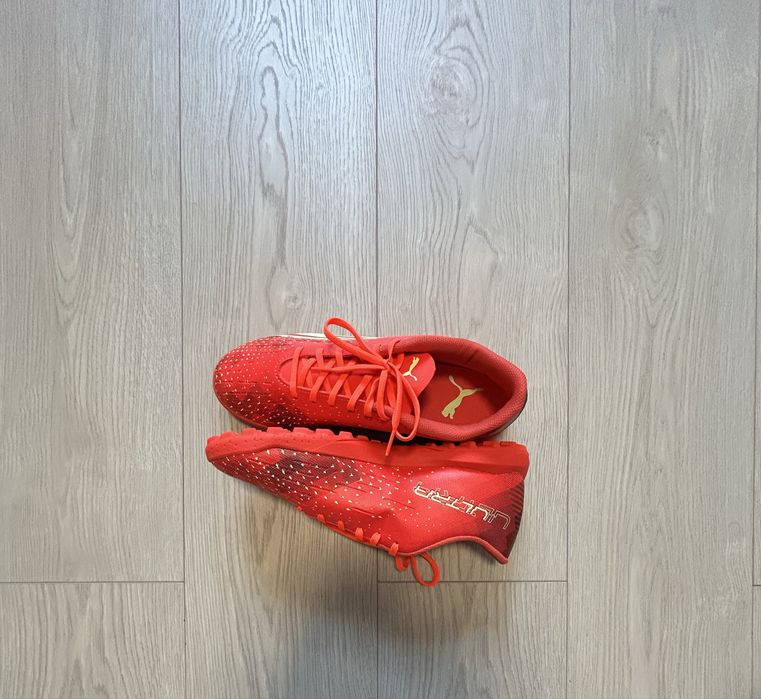 Adidasi fotbal Puma marime 42