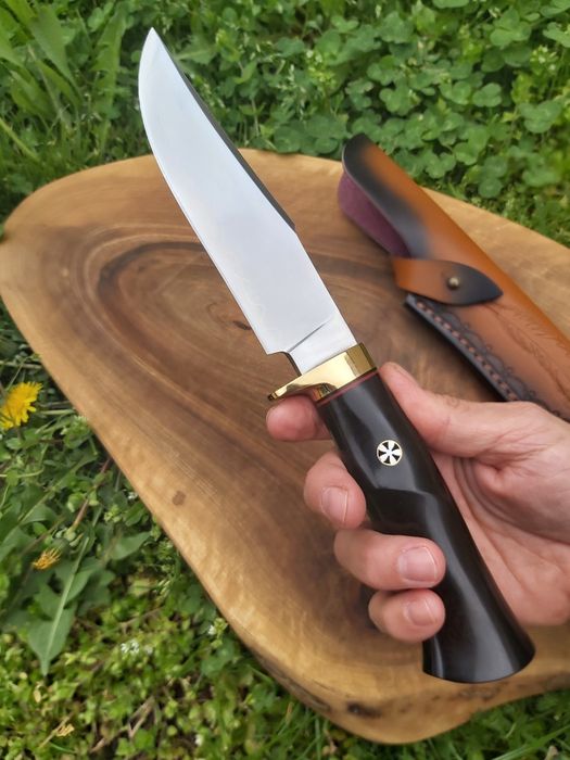 Ловен нож с кожена кания,три слоя стомана LN408