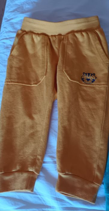 Body cu papion Hm si set de 2 perechi de pantaloni marime 86-92