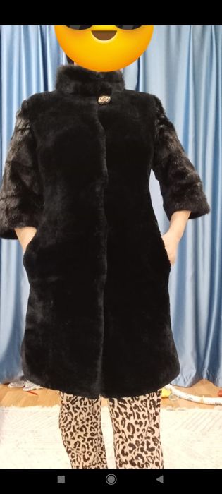 Продам шубу мутон рукав 3/4 рукав норка 25.000 торг есть.