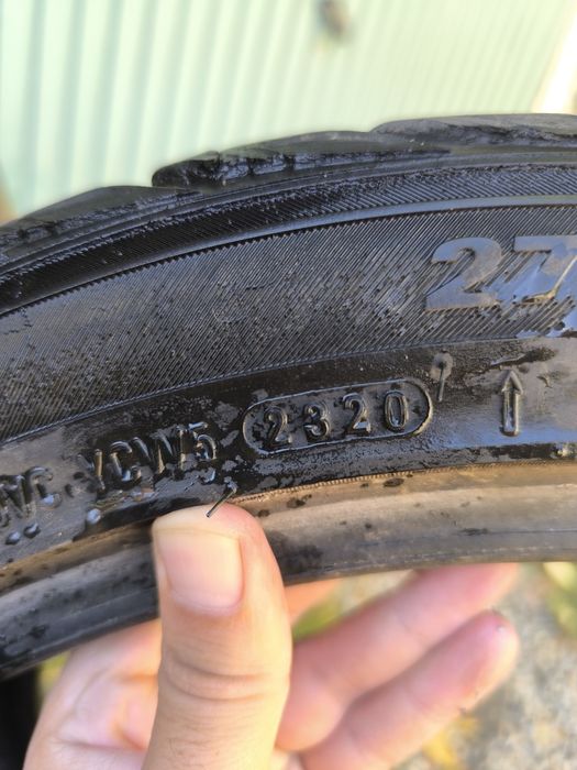 2 бр. Зимни гуми Kumho 275 / 35 R18 Dot 23/20