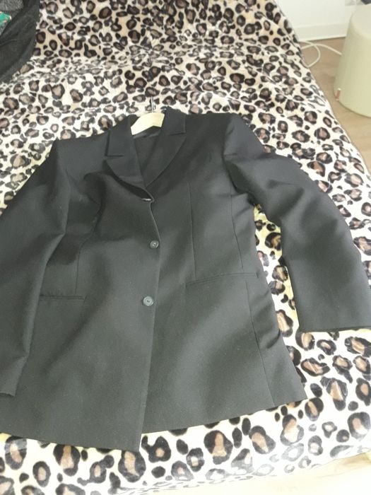 Vand costum barbatesc marimea 54 negru