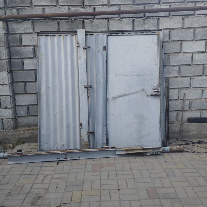 Стол-книжку продам