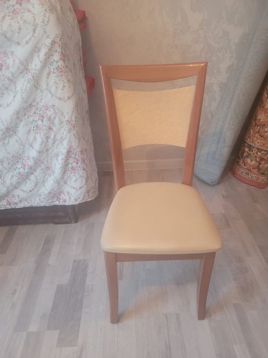 Продам стол и стулья