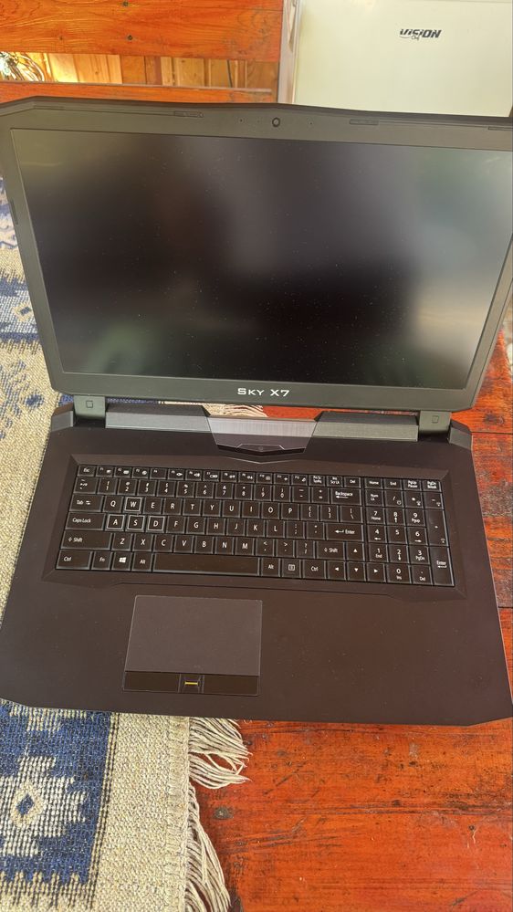 Dezmembrez Laptop Gaming Eurocom SKY DLX7