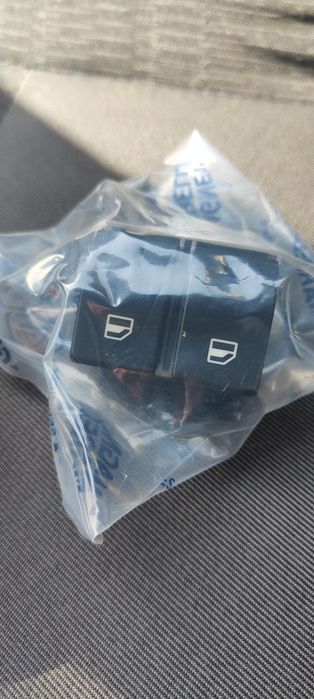 comutator,macara
geam MAGNETI
MARELLI 000050990010
comutator,macara ge