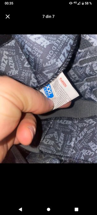 Vând casca moto lazzer