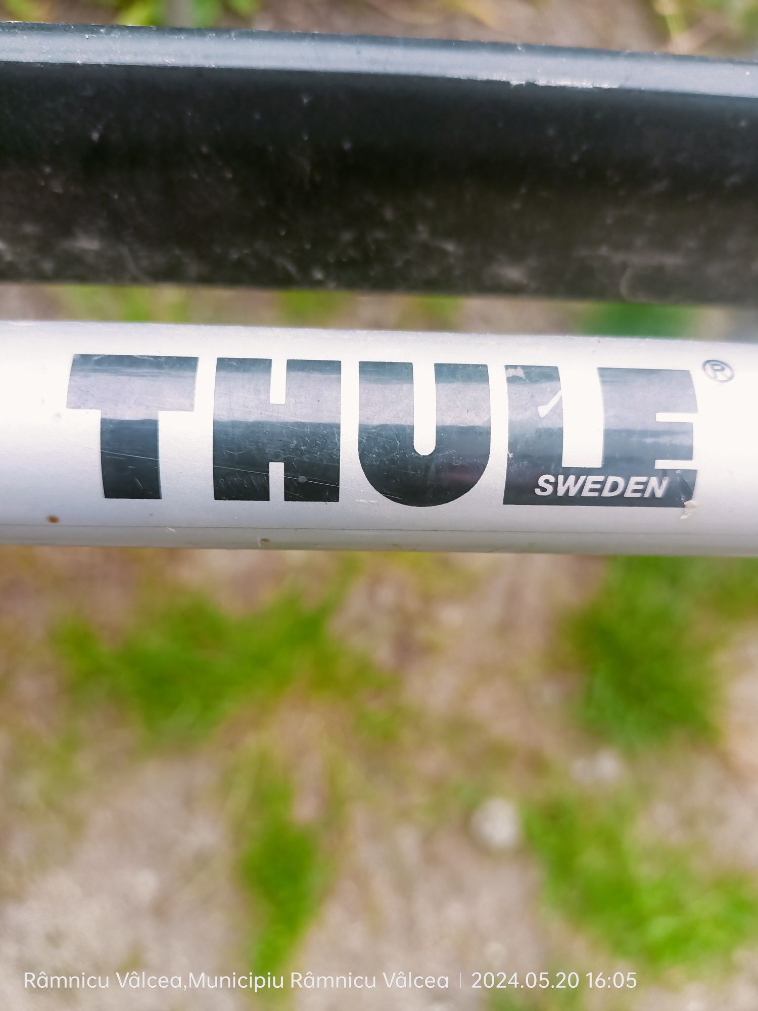 Vând suport bicicleta pe haion Thule
