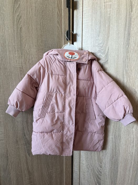 Продам осеннюю куртку на девочку