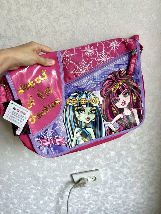 Продам школьную сумку для девочки