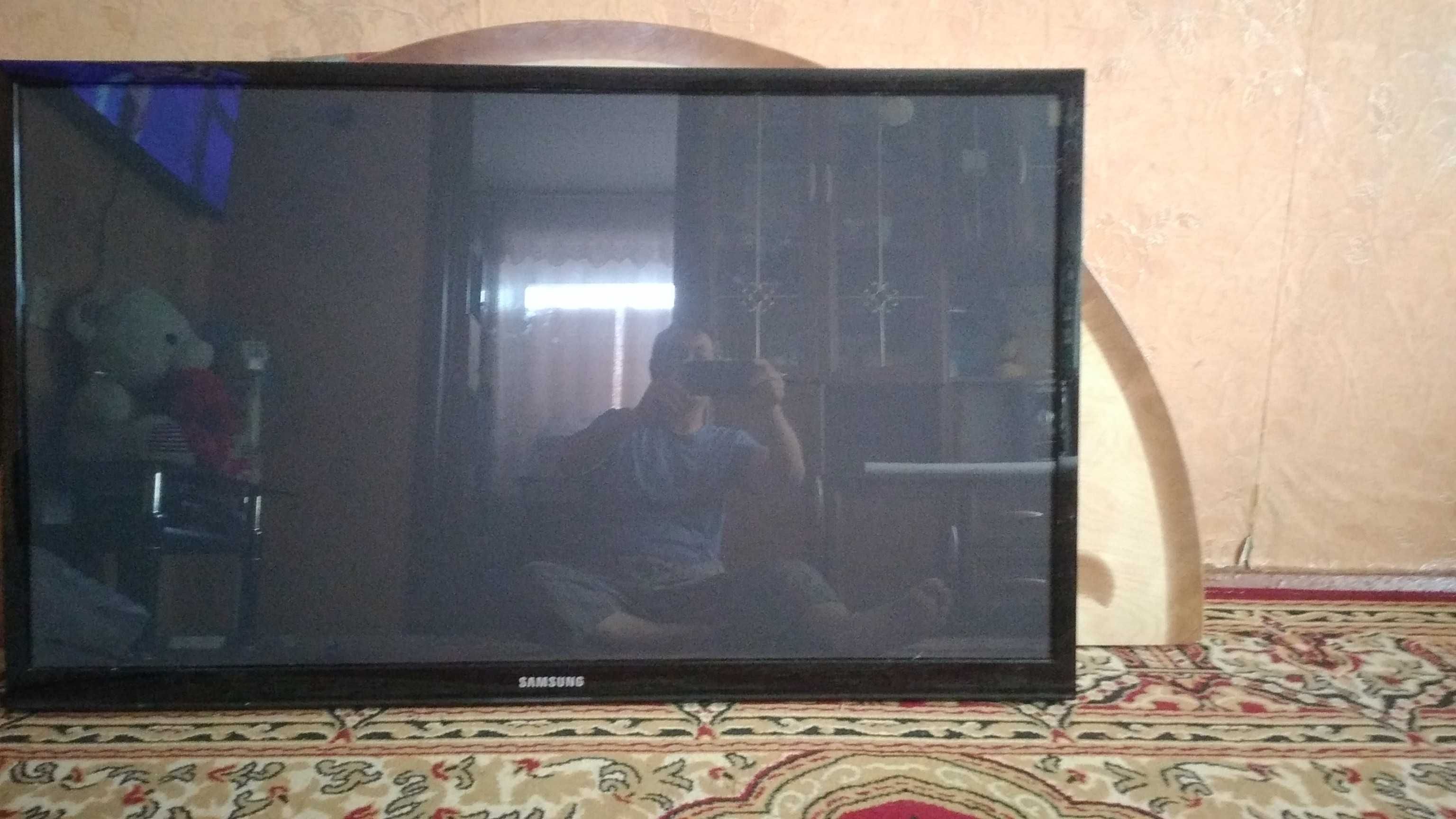 Телевизор  самсунг