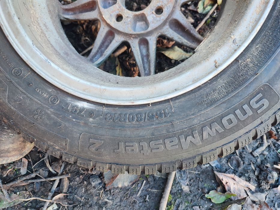 Vând cauciucuri cu jante aluminiu