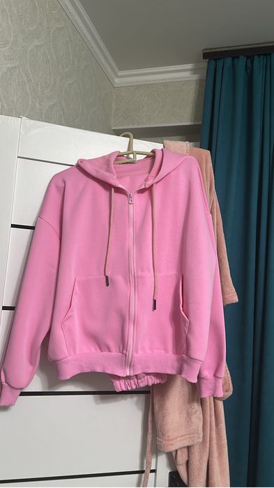 Заказала костюм оказался большой продаю дешевле