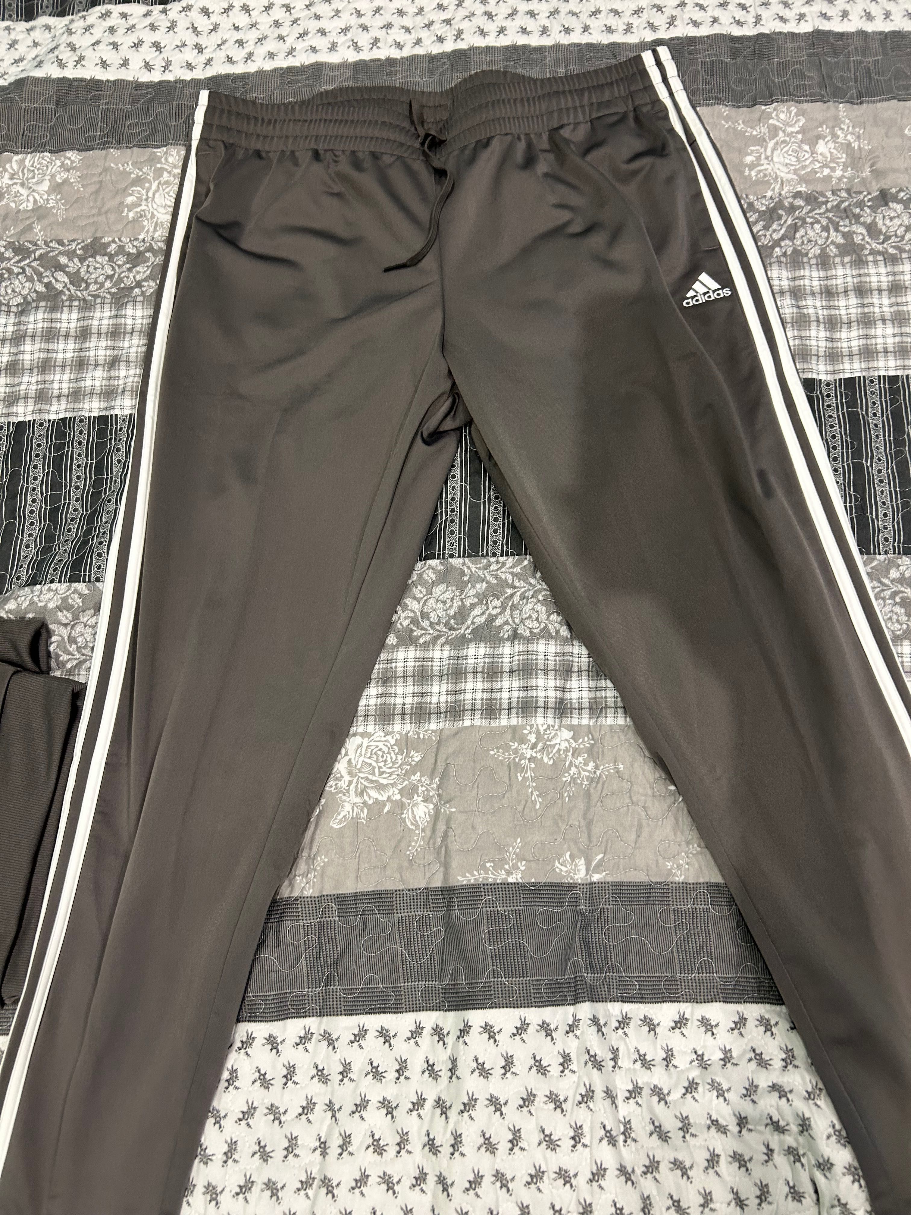 Чисто нов екип на Adidas