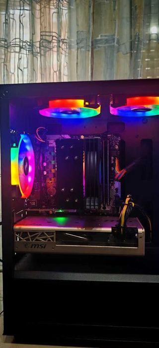 Добро Геймърско РС Ryzen 5 5600/16GB/1TB SSD/RX 5700XT/Гаранция