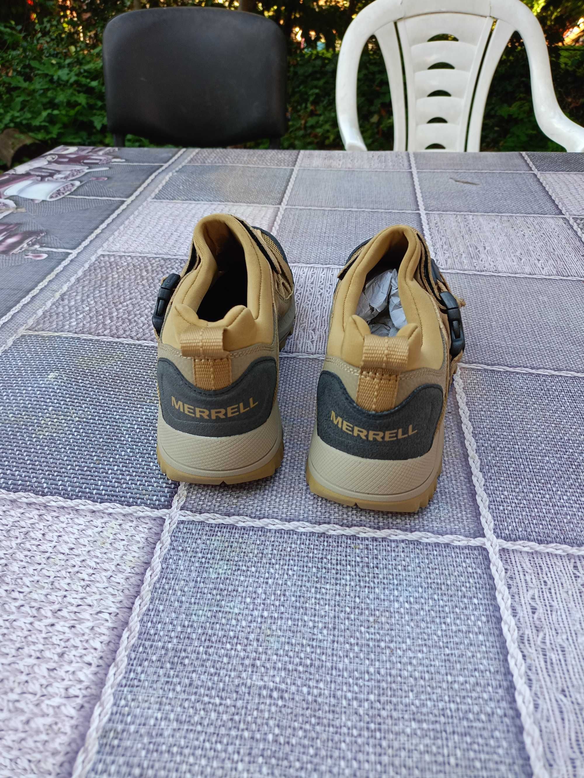 Мъжки обувки Merrell