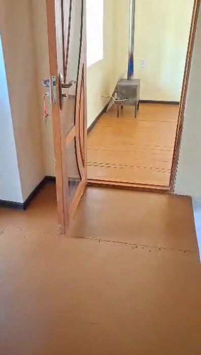 Арендага Ховли секционного типа 3 хоналик Вокзалда жойлашган.Агентство