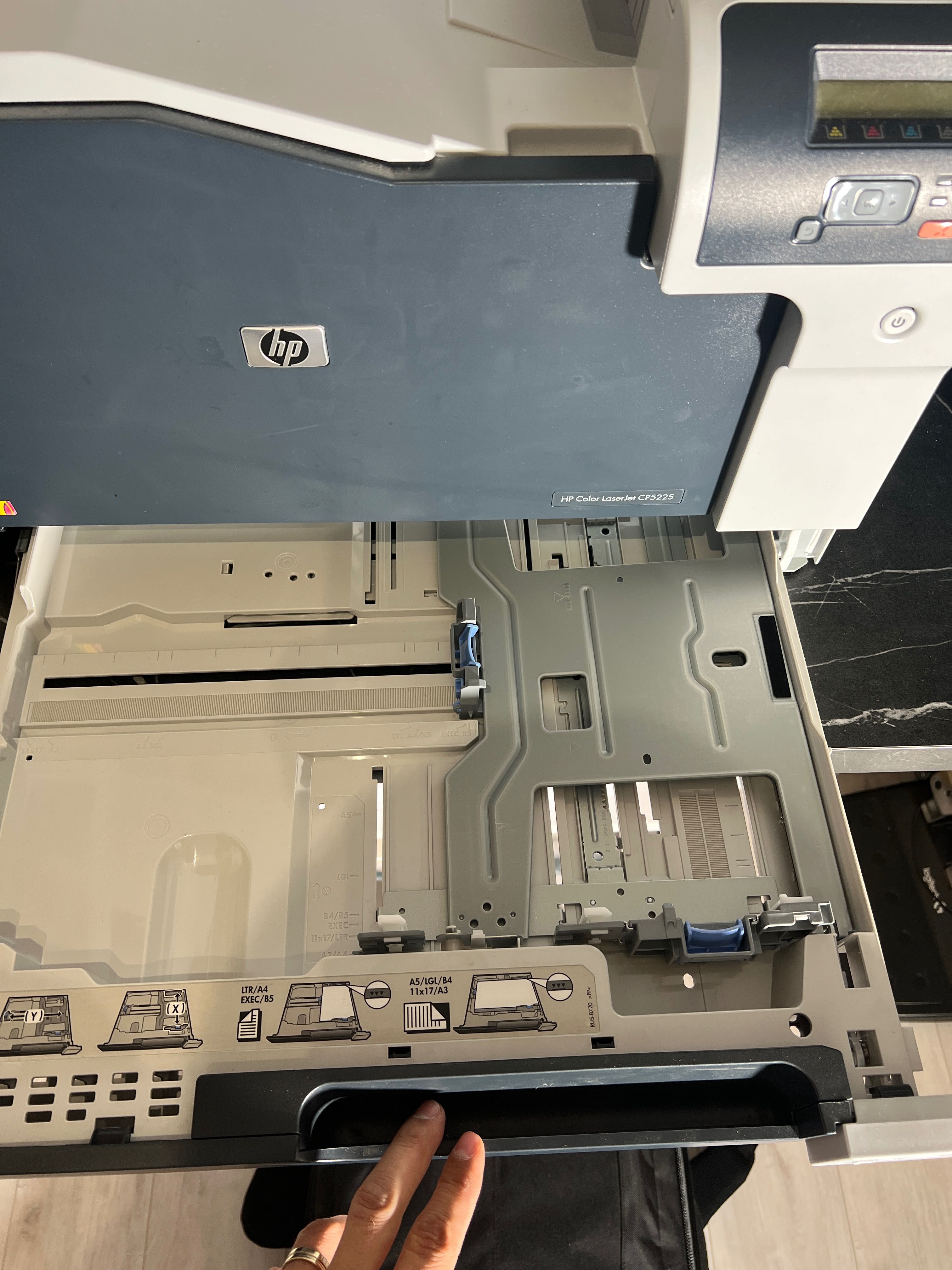 Imprimanta multifuncțională HP Color Laser Jet CP5225 NOUA