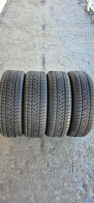 4 anvelope iarna Pirelli 235/65/19,dot 2022.Pretul este pe bucata
