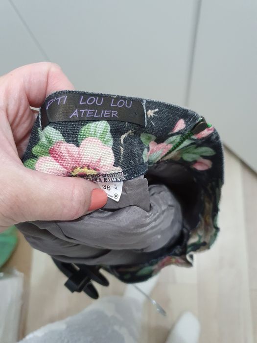 Fusta damă cu flori