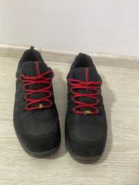 Работни обувки Elten MADDOX BLACK-RED LOW ESD S3 - 42 номер