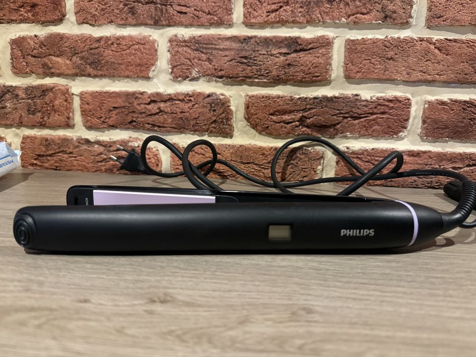Продам утюжок philips почти новый