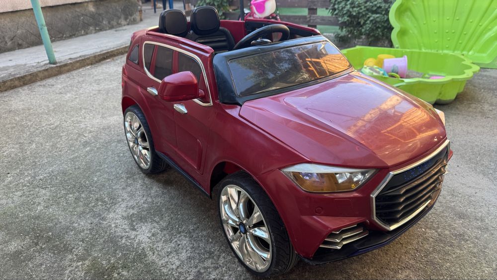 Детска акумулаторна джип Audi