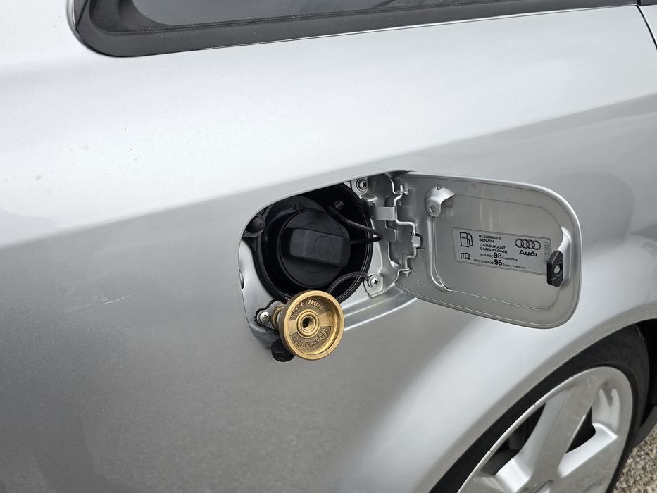 Audi A4 S-line/1.8i-Turbo/Газ/Автоматик/Лизинг