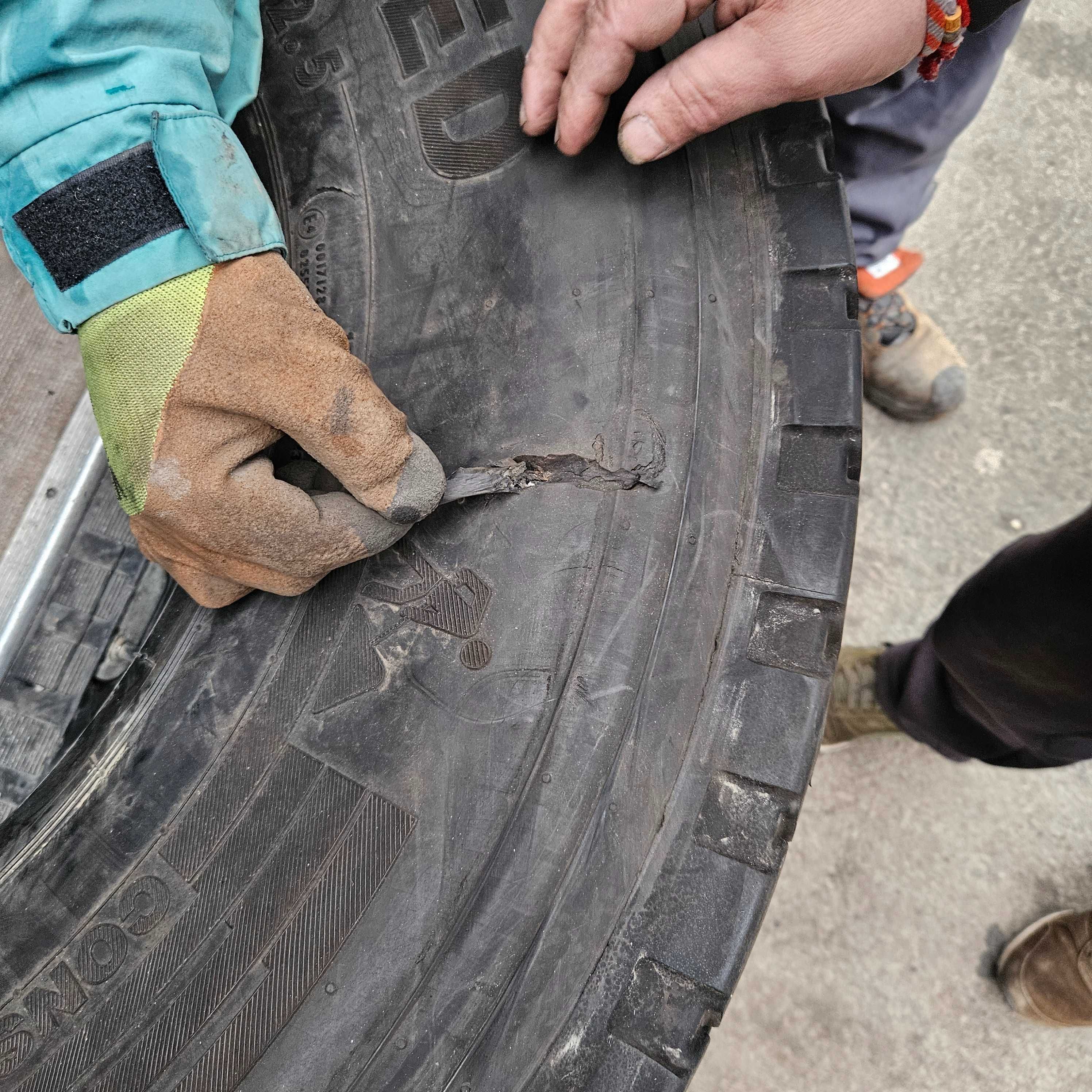 2 Тежкотоварни гуми 12R22.5 Continental Construction HSC1 152/148K M+S