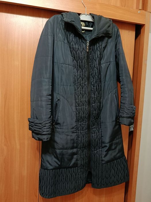 Женское пальто с капюшоном