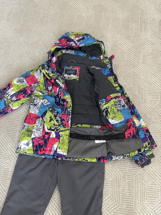 Продается зимний костюм на девочку