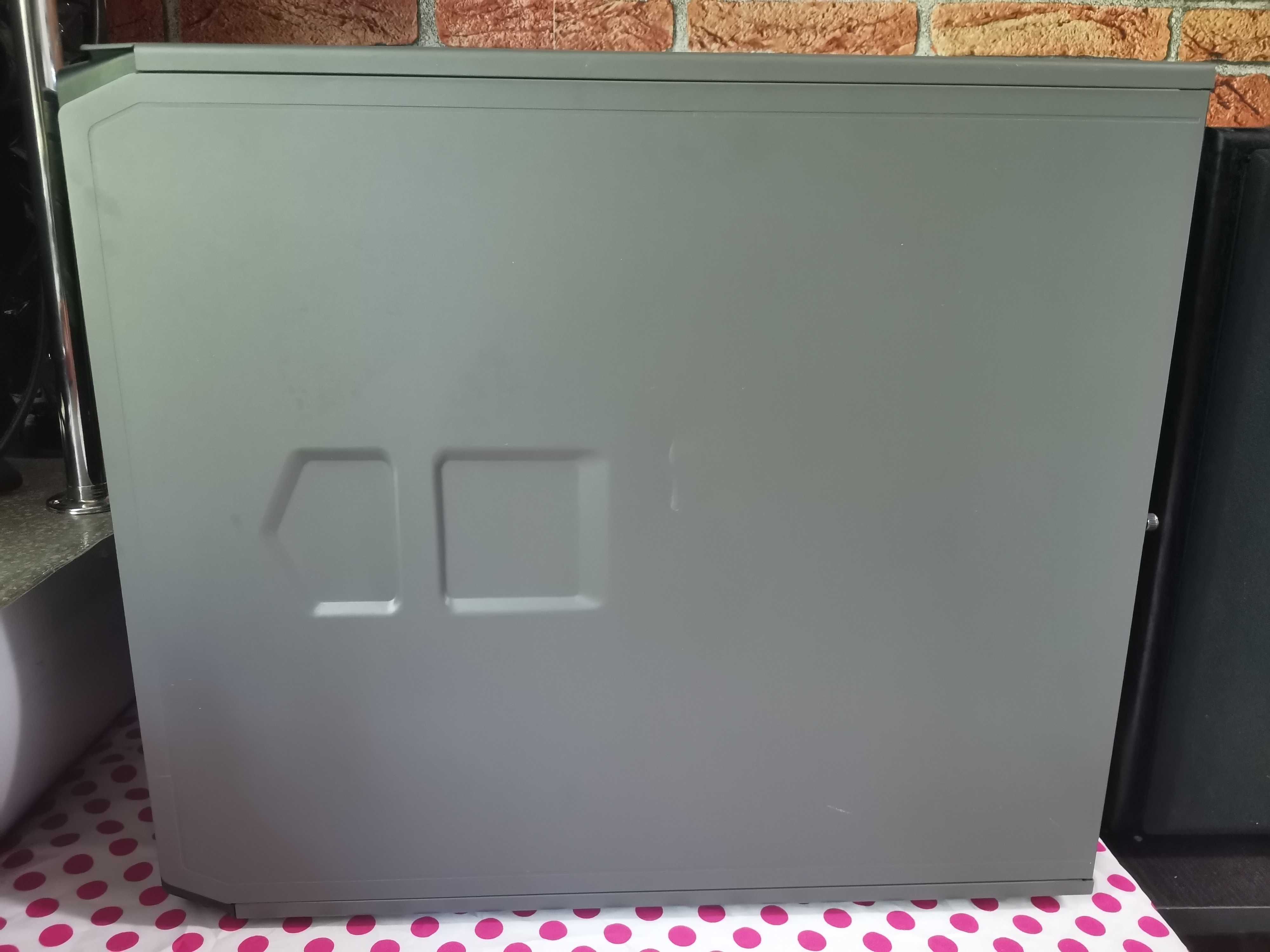 Carcasa Corsair Graphite 230T Window.
