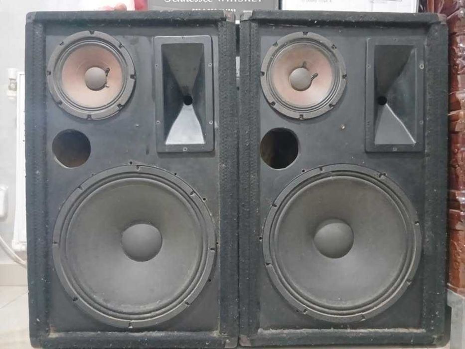 Vând urgent Boxe 15 inch pasive.