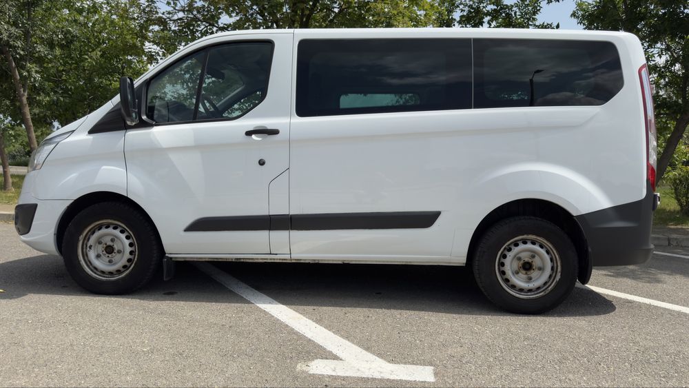 Ford Transit Custom Pasageri 8+1 locuri