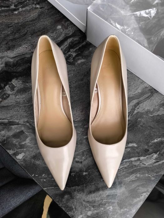 Елегантни обувки с ток H&M