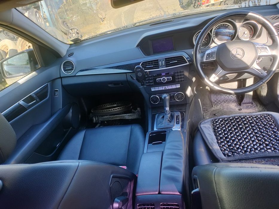 Dezmembrări cutie viteze grup cardan turbina egr admisie Mercedes w204