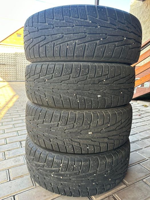 Продам зимнюю резину в отличном состоянии.