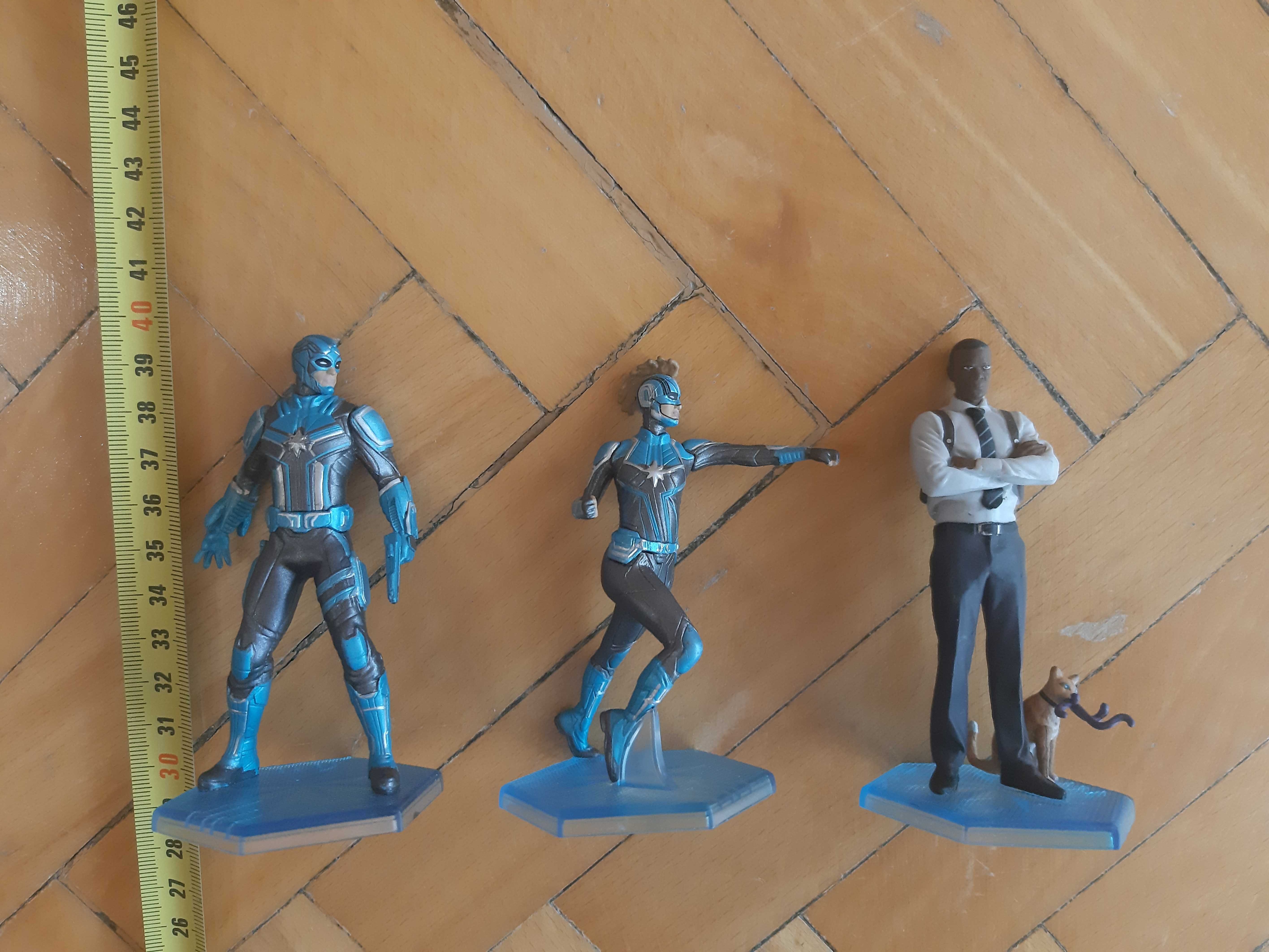 Lot 6 figurine Captain Marvel