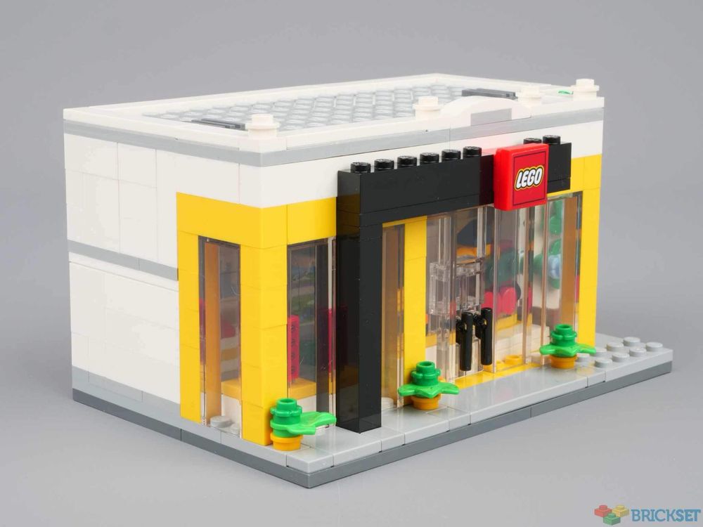 Lego Store Grand Opening