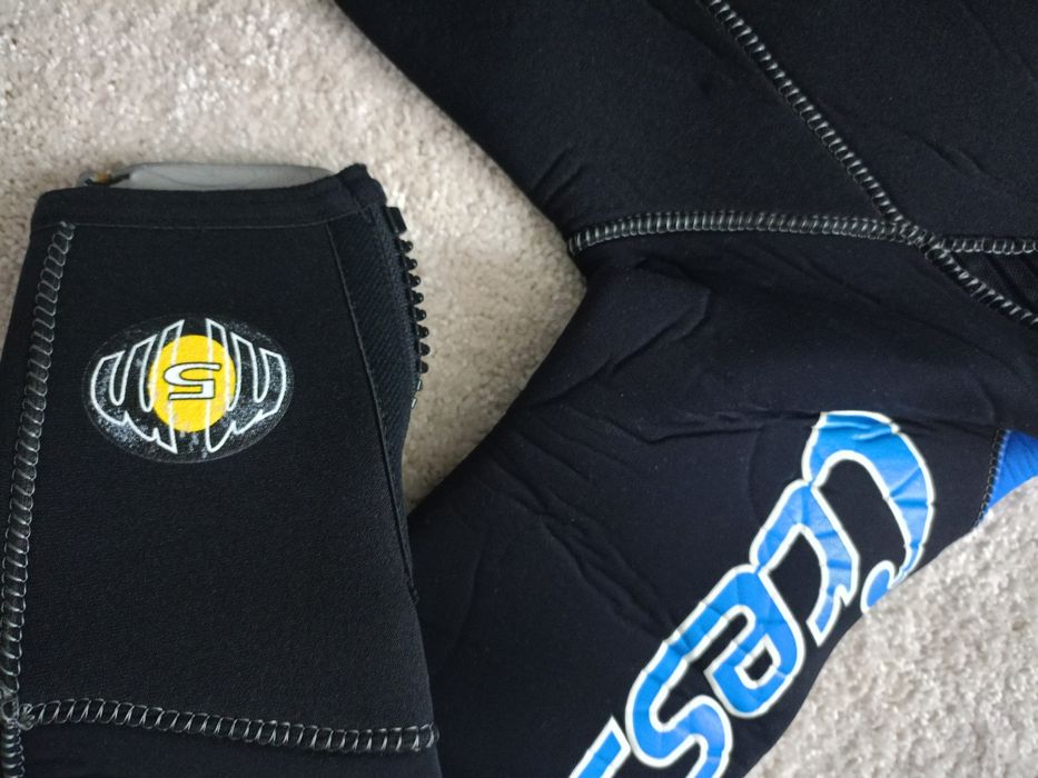 Vând costum scufundări nautice Cressi, mărimea M,5mm,nou.