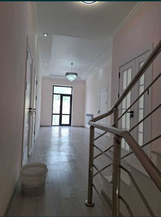 Urganch shaxar NBU bank yonida uy sotiladi