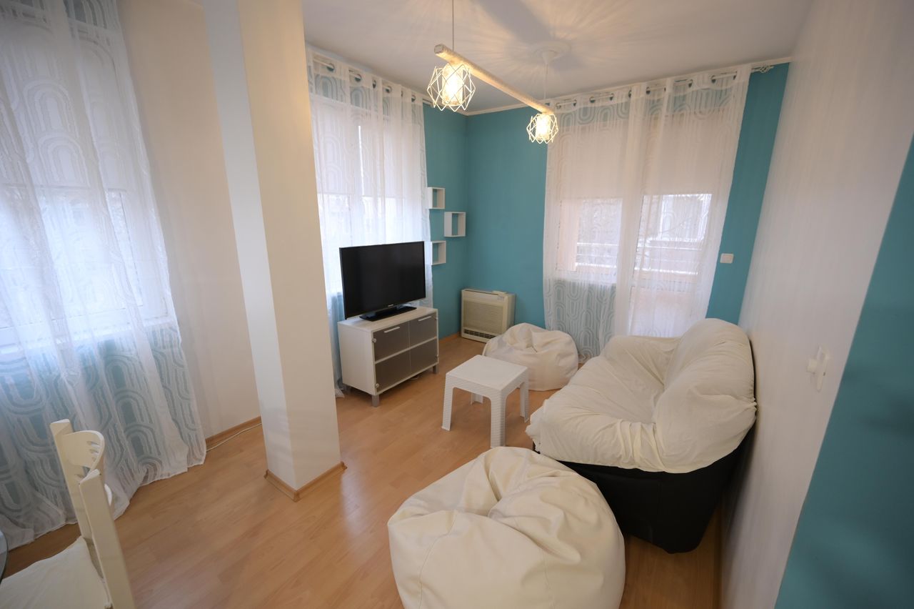 Дава се под наем Тристаен апартамент в Пловдив, Кючук Париж - 90 кв.м за 425 € - Снимка #4