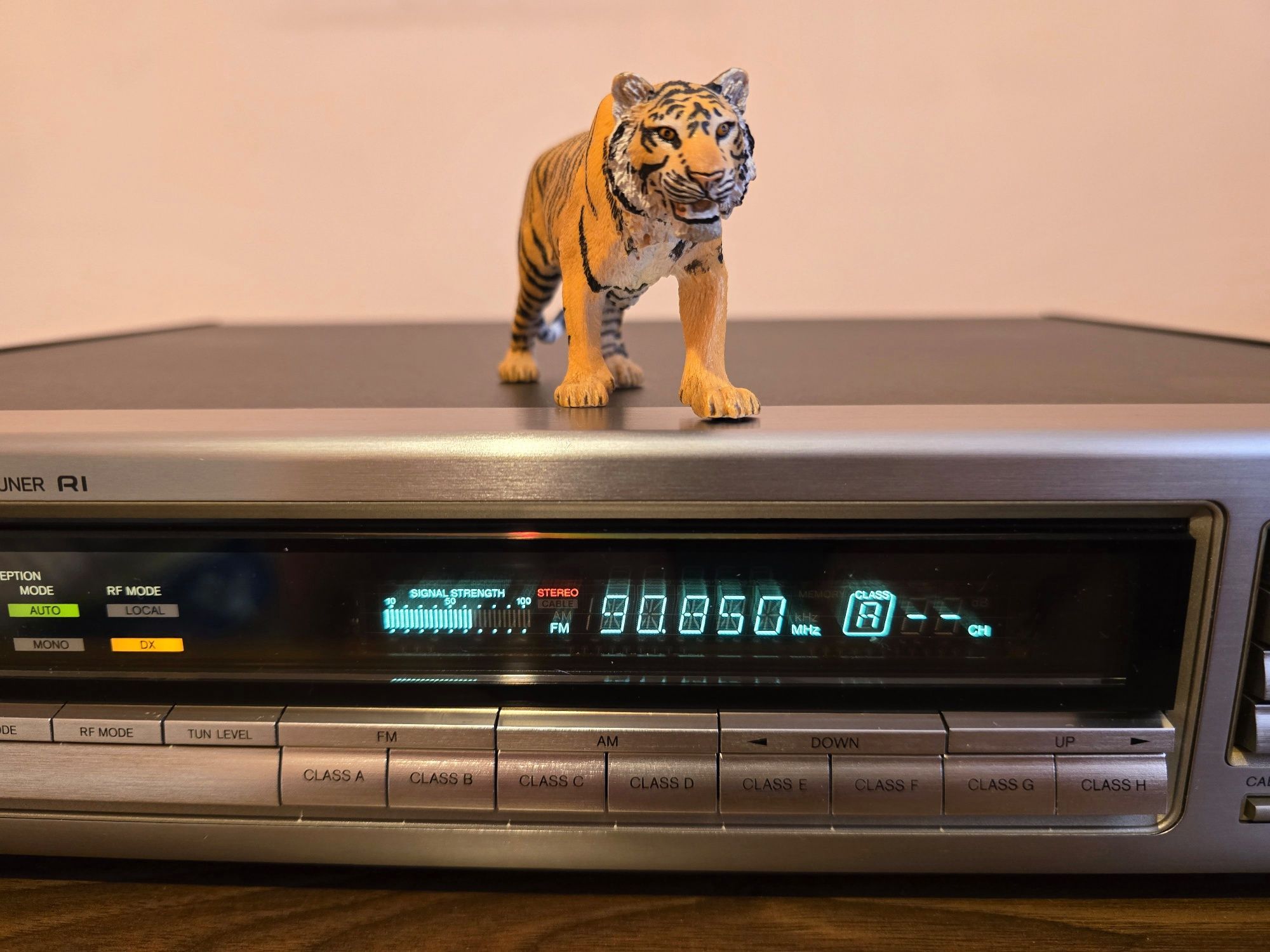 Onkyo Integra T-4850. Tuner premium. Cap serie. Ca nou. Preț fix !