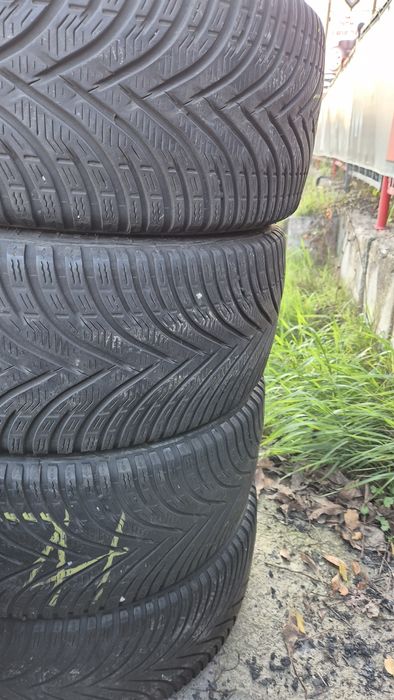 Продавам 4 бр. Зимни гуми 205/40/17