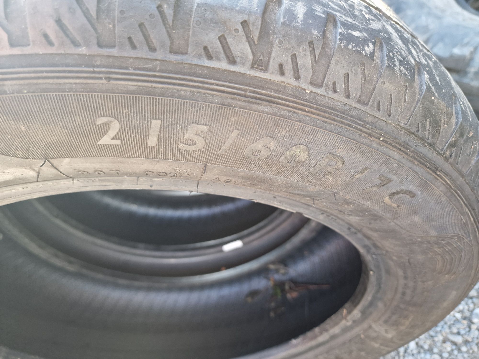 Anvelope 215/60R17C marca Dunlop