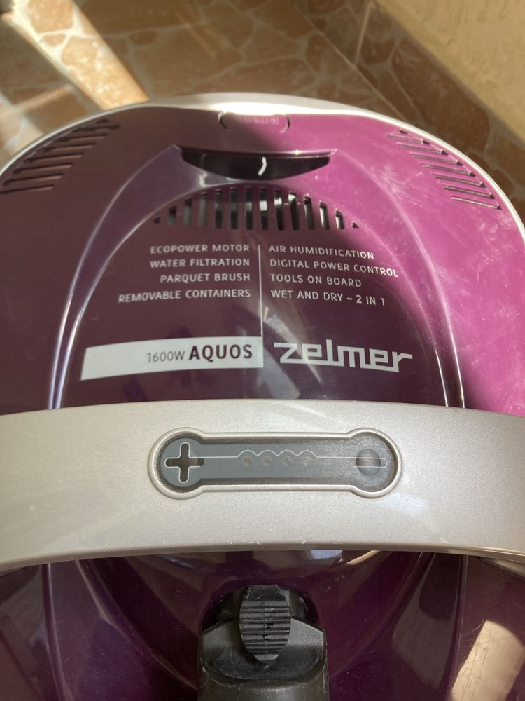 Прахосмукачка Zelmer Aquos 1600W Вода